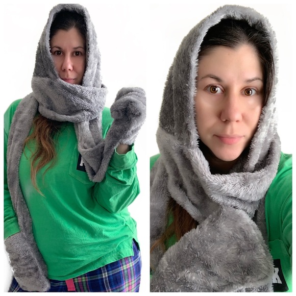 Faux Fir Hooded Scarf & Hand Warmer - Picture 5 of 5